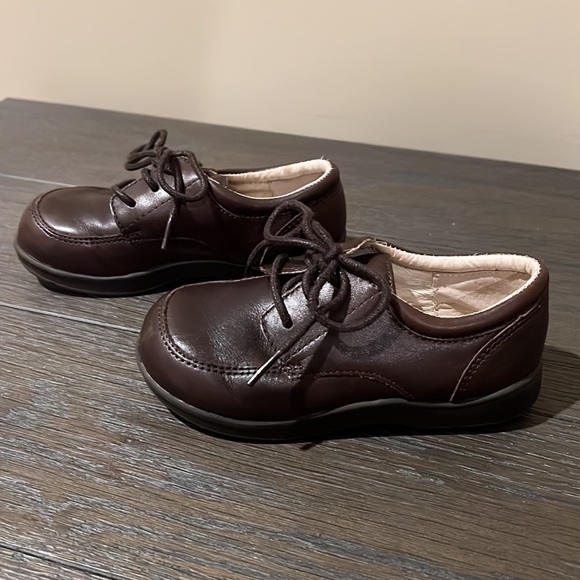 Kenneth Cole Reaction - toddler shoes, EUC, size 8 - Picture 3 of 6